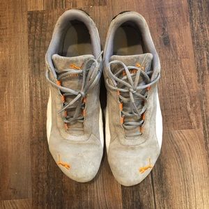 Women’s Pumas size 10